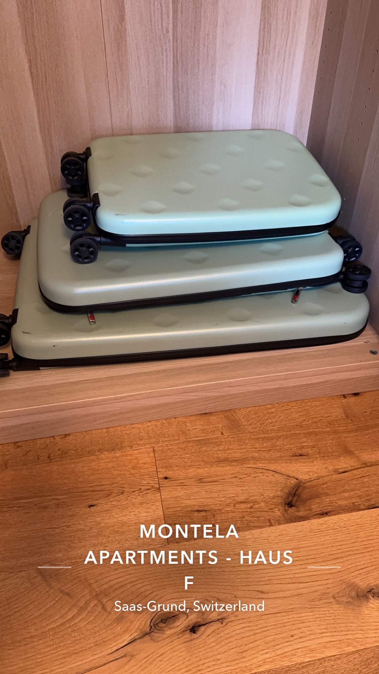 Lightweight Foldable Travel Suitcase – Stylish Luggage for Easy Trips