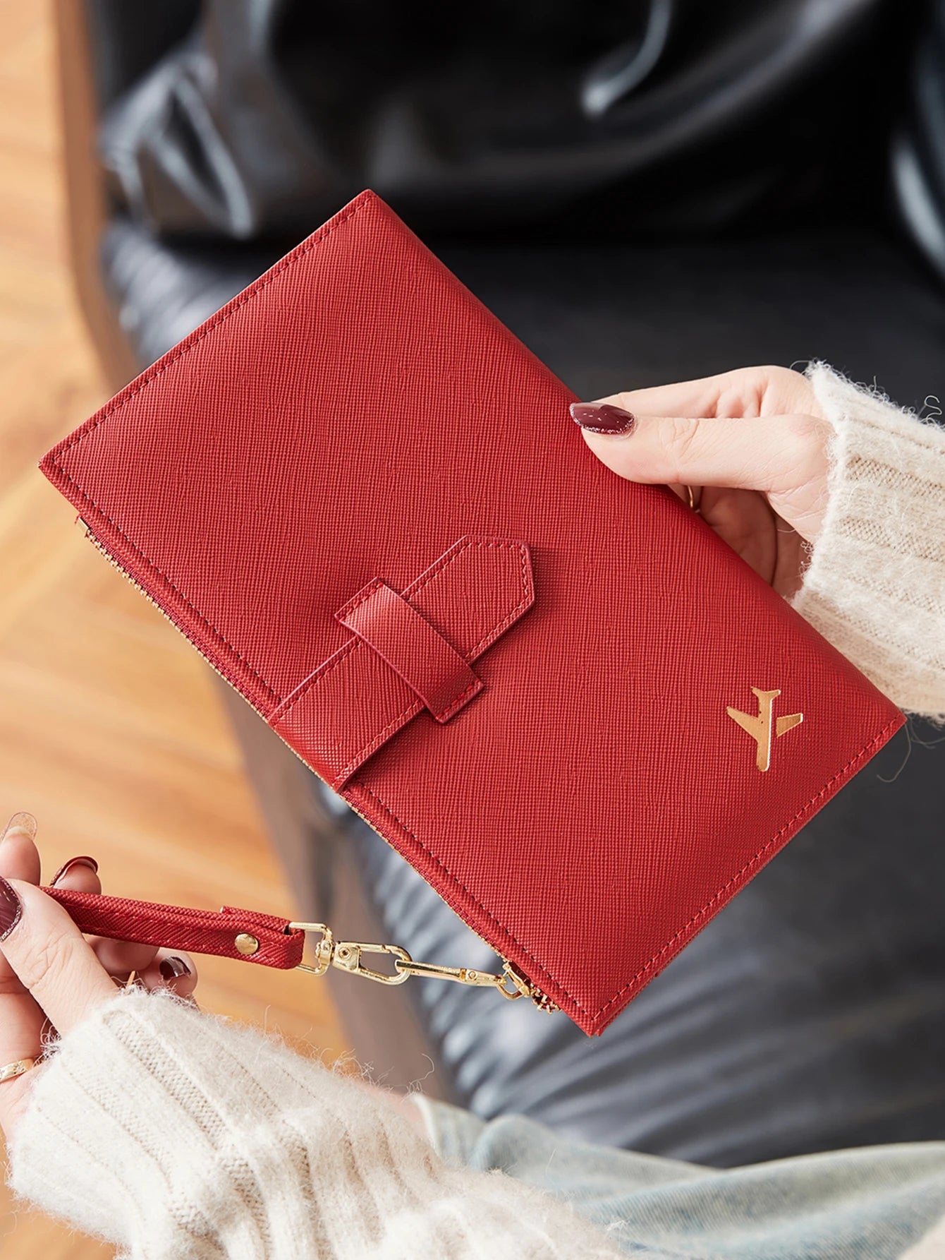 RFID Passport Holder – Stylish Travel Wallet for Cards, Boarding Pass & Documents